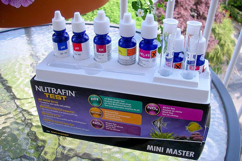 Aquarium water testing kit